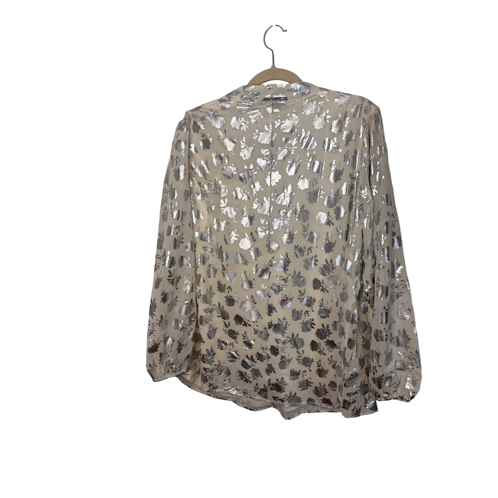 Lane Bryant Shawl V-Neck Blouse 18 Cream Silver Floral Foil Party‎ Glam NWT - Picture 4 of 13